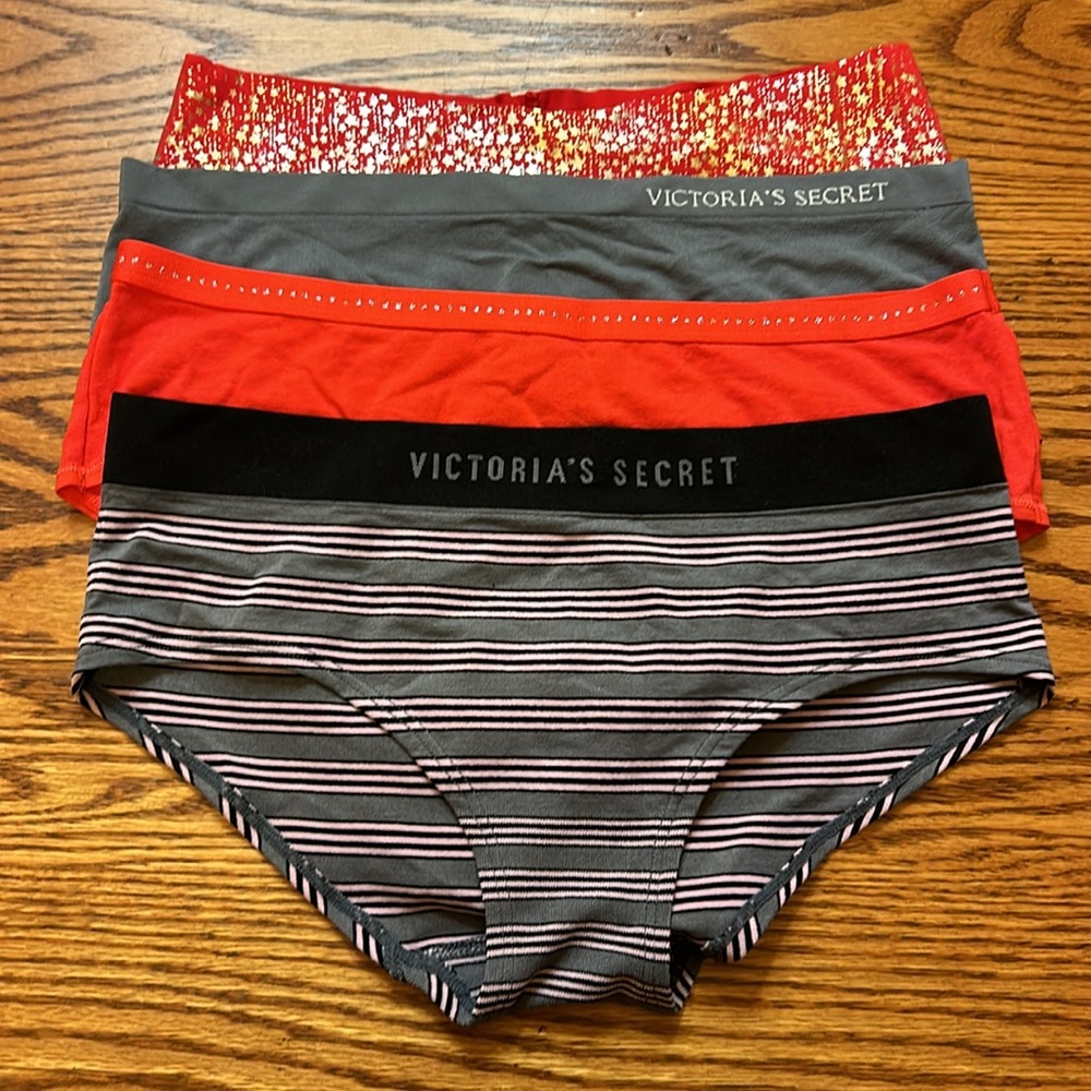 NWT 4 Victoria’s Secret Hiphugger / Hipster & Gold Star Briefs Panties Size L